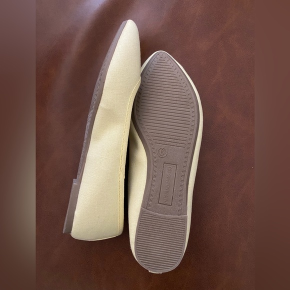 Yellow Flats - Picture 3 of 4